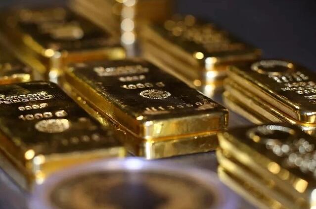 黄金期货跌破48450卢比/10克 白银接近72000卢比/公斤