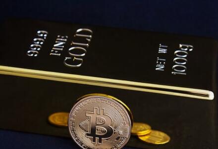 比特币有望达到100000美元 黄金价格将与加密货币一起上涨